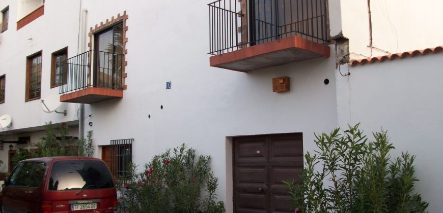 Edificio de viviendas en Guaza